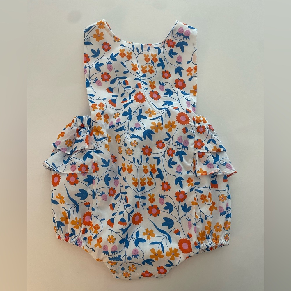 Jacadi Baby Girl Romper in Liberty-Fabric white/multi-color